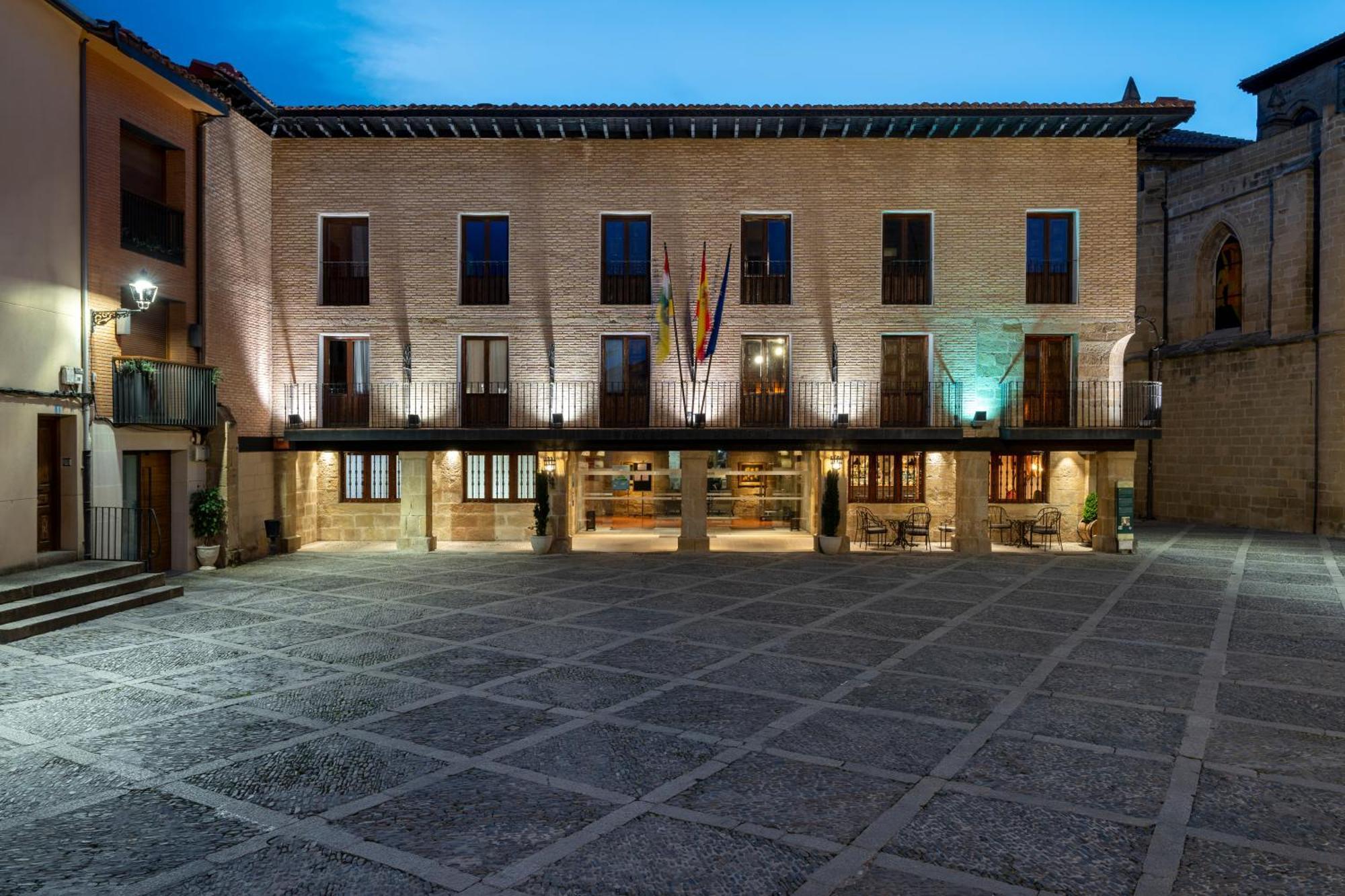 Parador De Santo Domingo De La Calzada Exterior photo